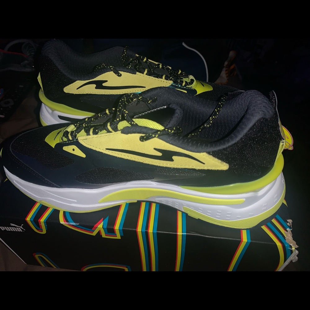 Pumas Emoji brand NWT sneakers - Picture 4 of 8